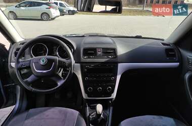 Позашляховик / Кросовер Skoda Yeti 2009 в 