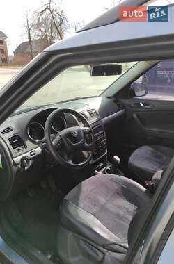 Позашляховик / Кросовер Skoda Yeti 2009 в 