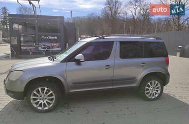 Позашляховик / Кросовер Skoda Yeti 2009 в 