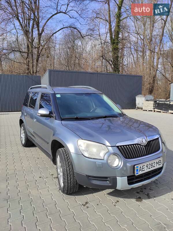 Позашляховик / Кросовер Skoda Yeti 2009 в 