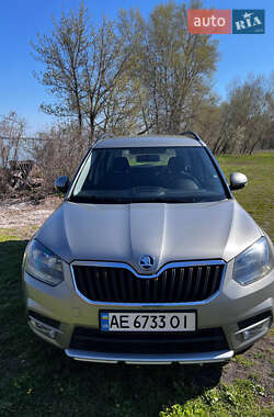 Внедорожник / Кроссовер Skoda Yeti 2014 в 