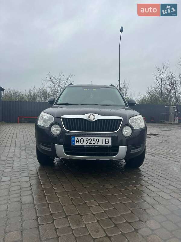 Внедорожник / Кроссовер Skoda Yeti 2009 в 