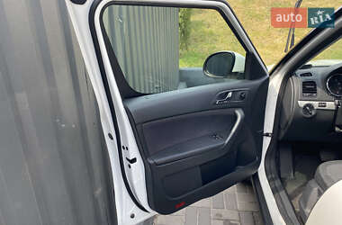 Позашляховик / Кросовер Skoda Yeti 2012 в 