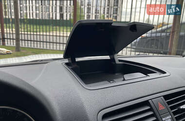Позашляховик / Кросовер Skoda Yeti 2012 в 