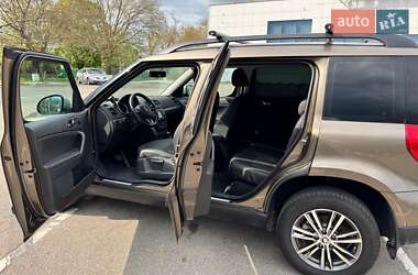Позашляховик / Кросовер Skoda Yeti 2016 в 
