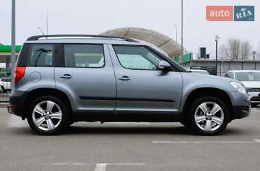 Позашляховик / Кросовер Skoda Yeti 2011 в 