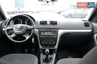 Позашляховик / Кросовер Skoda Yeti 2011 в 