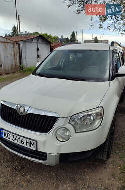 Внедорожник / Кроссовер Skoda Yeti 2010 в 