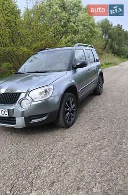 Внедорожник / Кроссовер Skoda Yeti 2013 в 