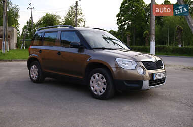 Позашляховик / Кросовер Skoda Yeti 2012 в 