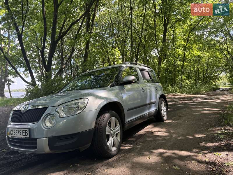 Внедорожник / Кроссовер Skoda Yeti 2012 в 