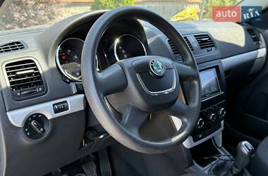 Внедорожник / Кроссовер Skoda Yeti 2012 в 