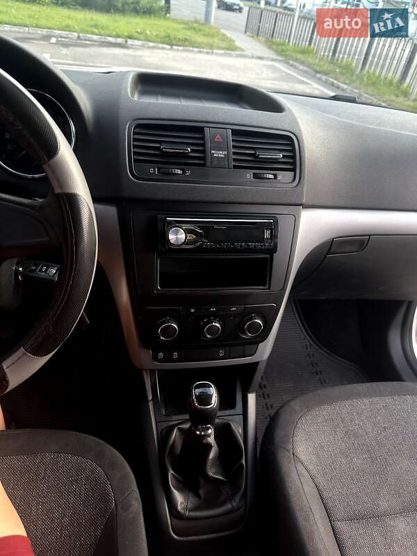 Внедорожник / Кроссовер Skoda Yeti 2015 в Броварах