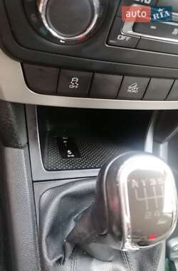 Внедорожник / Кроссовер Skoda Yeti 2011 в 