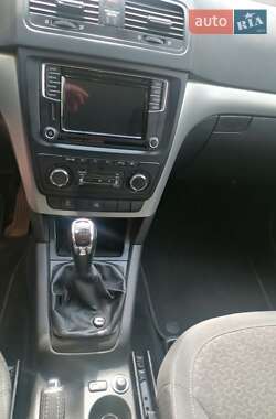 Внедорожник / Кроссовер Skoda Yeti 2011 в 