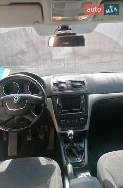 Внедорожник / Кроссовер Skoda Yeti 2011 в 