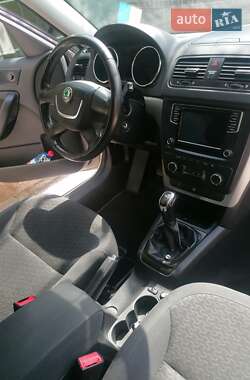 Внедорожник / Кроссовер Skoda Yeti 2011 в 