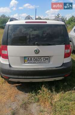 Внедорожник / Кроссовер Skoda Yeti 2011 в 