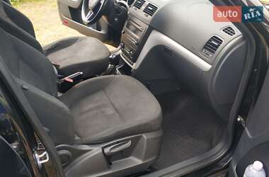 Внедорожник / Кроссовер Skoda Yeti 2014 в 