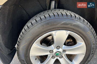 Внедорожник / Кроссовер Skoda Yeti 2012 в 