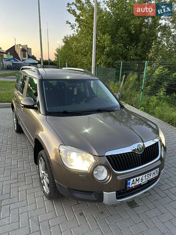 Внедорожник / Кроссовер Skoda Yeti 2011 в 