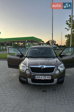Внедорожник / Кроссовер Skoda Yeti 2011 в 