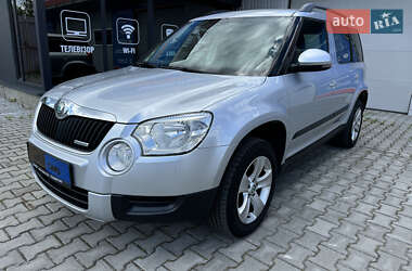 Внедорожник / Кроссовер Skoda Yeti 2013 в 