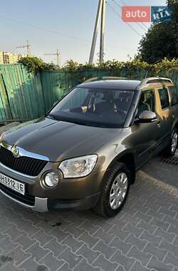 Позашляховик / Кросовер Skoda Yeti 2012 в Києві