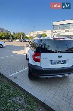 Внедорожник / Кроссовер Skoda Yeti 2013 в 
