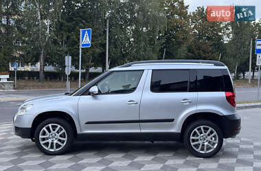 Внедорожник / Кроссовер Skoda Yeti 2010 в 