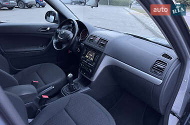 Внедорожник / Кроссовер Skoda Yeti 2010 в 