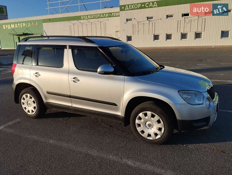 Внедорожник / Кроссовер Skoda Yeti 2012 в Киеве