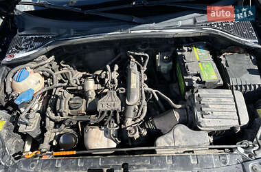 Внедорожник / Кроссовер Skoda Yeti 2010 в 