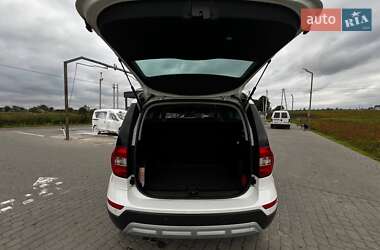 Внедорожник / Кроссовер Skoda Yeti 2015 в 