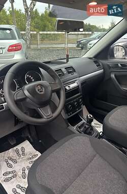 Внедорожник / Кроссовер Skoda Yeti 2015 в 