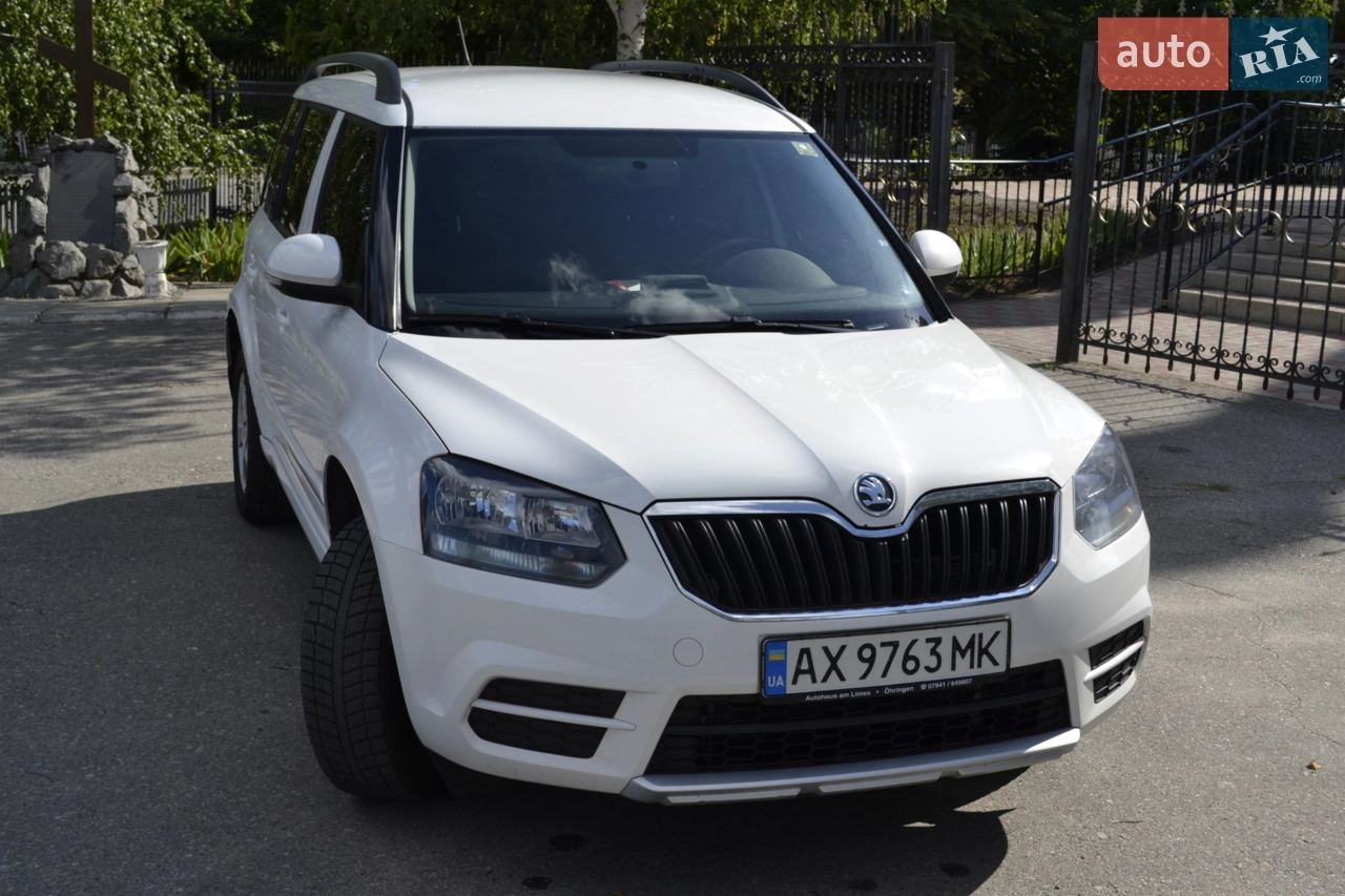 Продам Skoda Yeti 2014 року випуску. ДВЗ - дизельний, 2 л. Не бита, не фарбована. Гаражне зберігання. Пробіг – 265 тис. км. Замінено: гальмівні колодки та диски, турбіна. ТО проводилось кожних 10 000 км. пробігу. Салон доглянутий. Зимова гума використовувалась один сезон. Лакофарбове покриття – з незначними слідами експлуатації.
