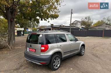 Внедорожник / Кроссовер Skoda Yeti 2010 в 