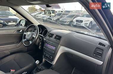 Позашляховик / Кросовер Skoda Yeti 2009 в 