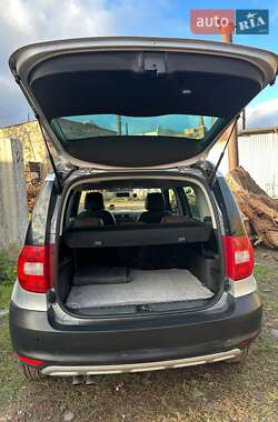 Внедорожник / Кроссовер Skoda Yeti 2011 в 