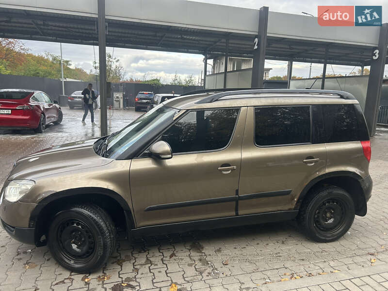 Позашляховик / Кросовер Skoda Yeti 2011 в Львові