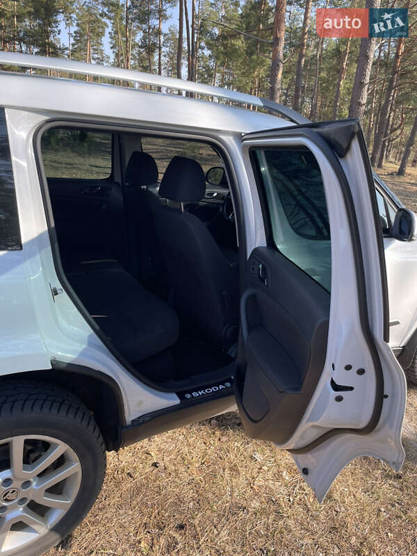 Внедорожник / Кроссовер Skoda Yeti 2014 в Киеве