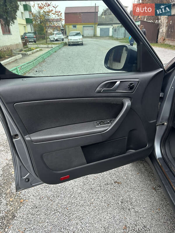 Внедорожник / Кроссовер Skoda Yeti 2013 в Звягеле