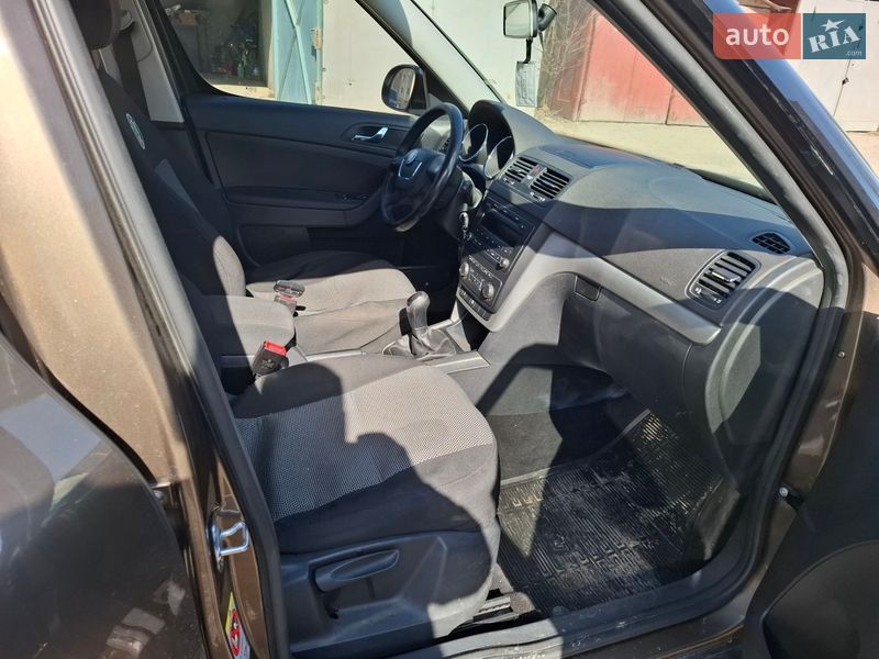 Внедорожник / Кроссовер Skoda Yeti 2012 в Каменец-Подольском
