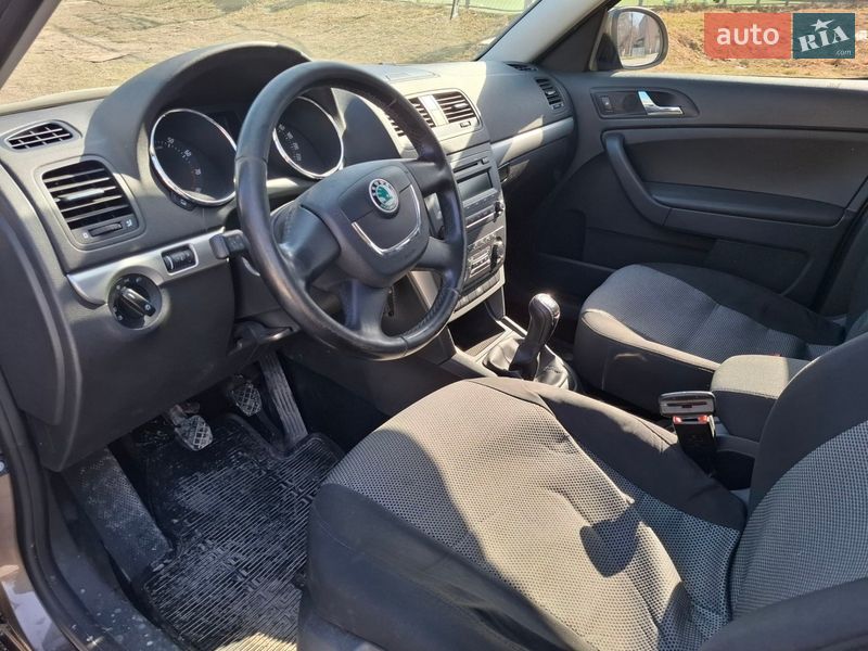 Внедорожник / Кроссовер Skoda Yeti 2012 в Каменец-Подольском