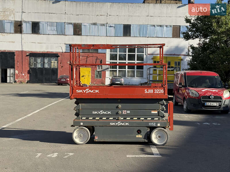 Ножничный подъемник Skyjack SJ 2020 в Киеве