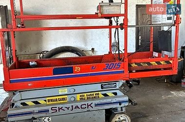 Ножичний підйомник Skyjack SJ 2002 в Млиніві