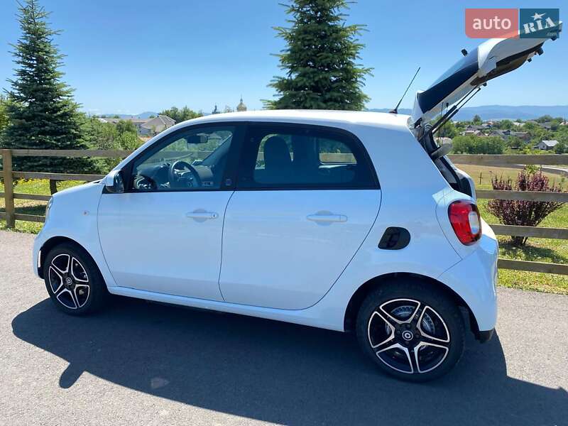 Хэтчбек Smart EQ Forfour 2020 в Надворной