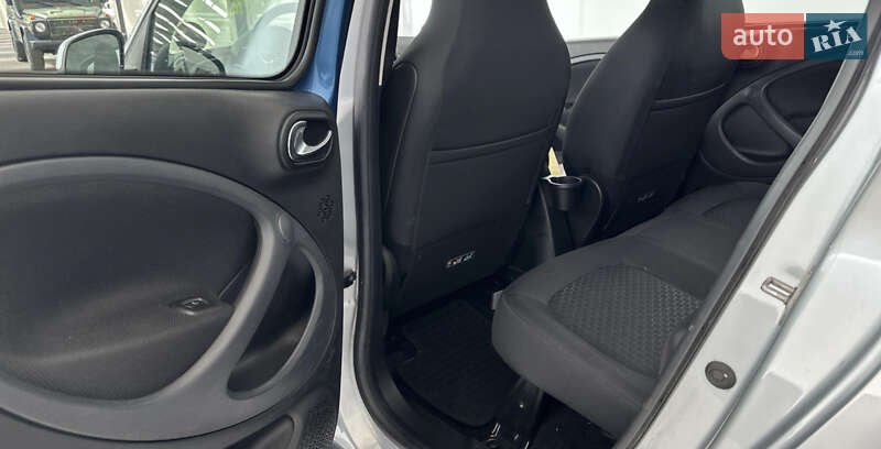 Хэтчбек Smart EQ Forfour 2020 в Киеве