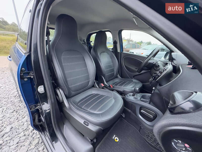 Хэтчбек Smart EQ Forfour 2017 в Стрые