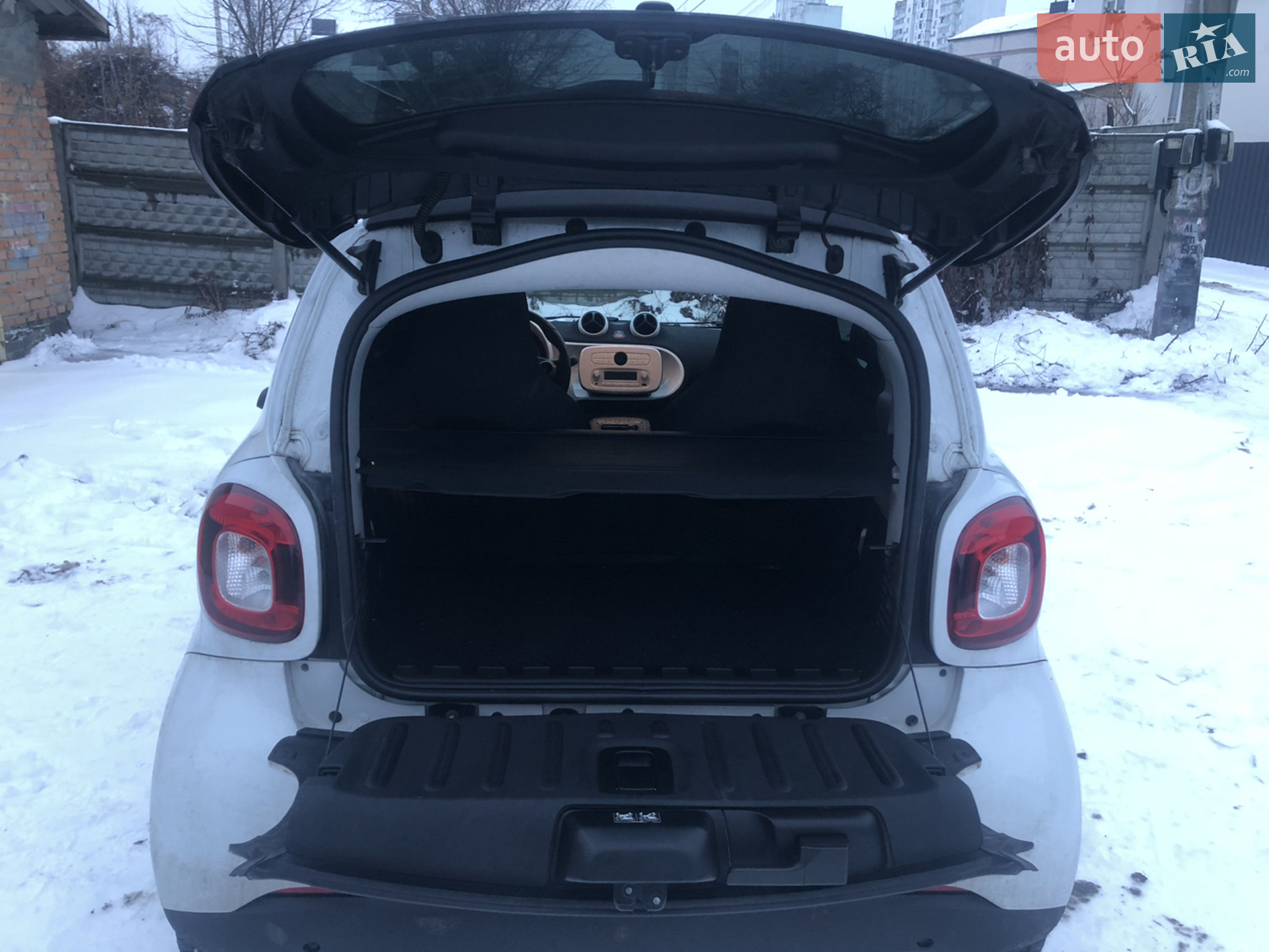 2018 Smart Fortwo - мініатюра 11
